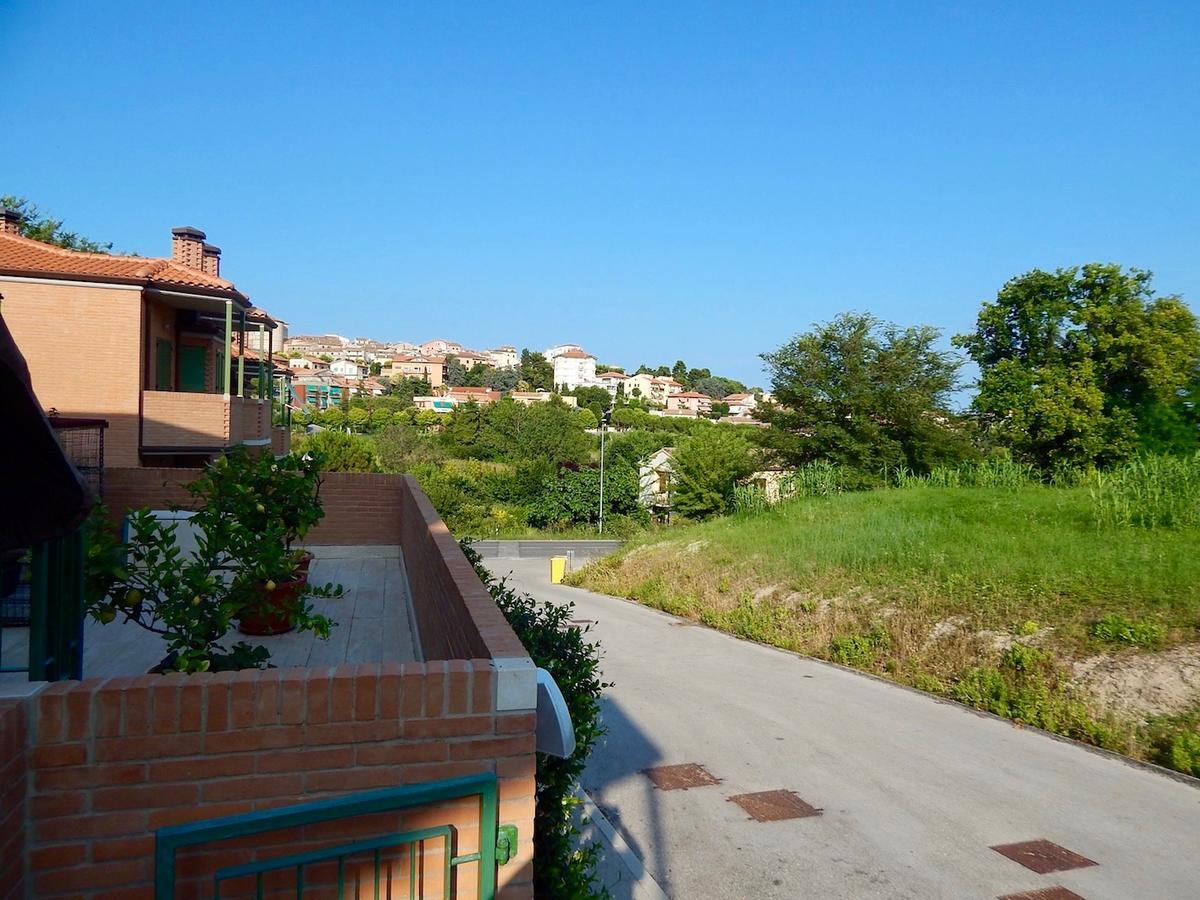 S127 - Sirolo, Nuovissimo Monolocale Con Terrazzo Lägenhet Exteriör bild